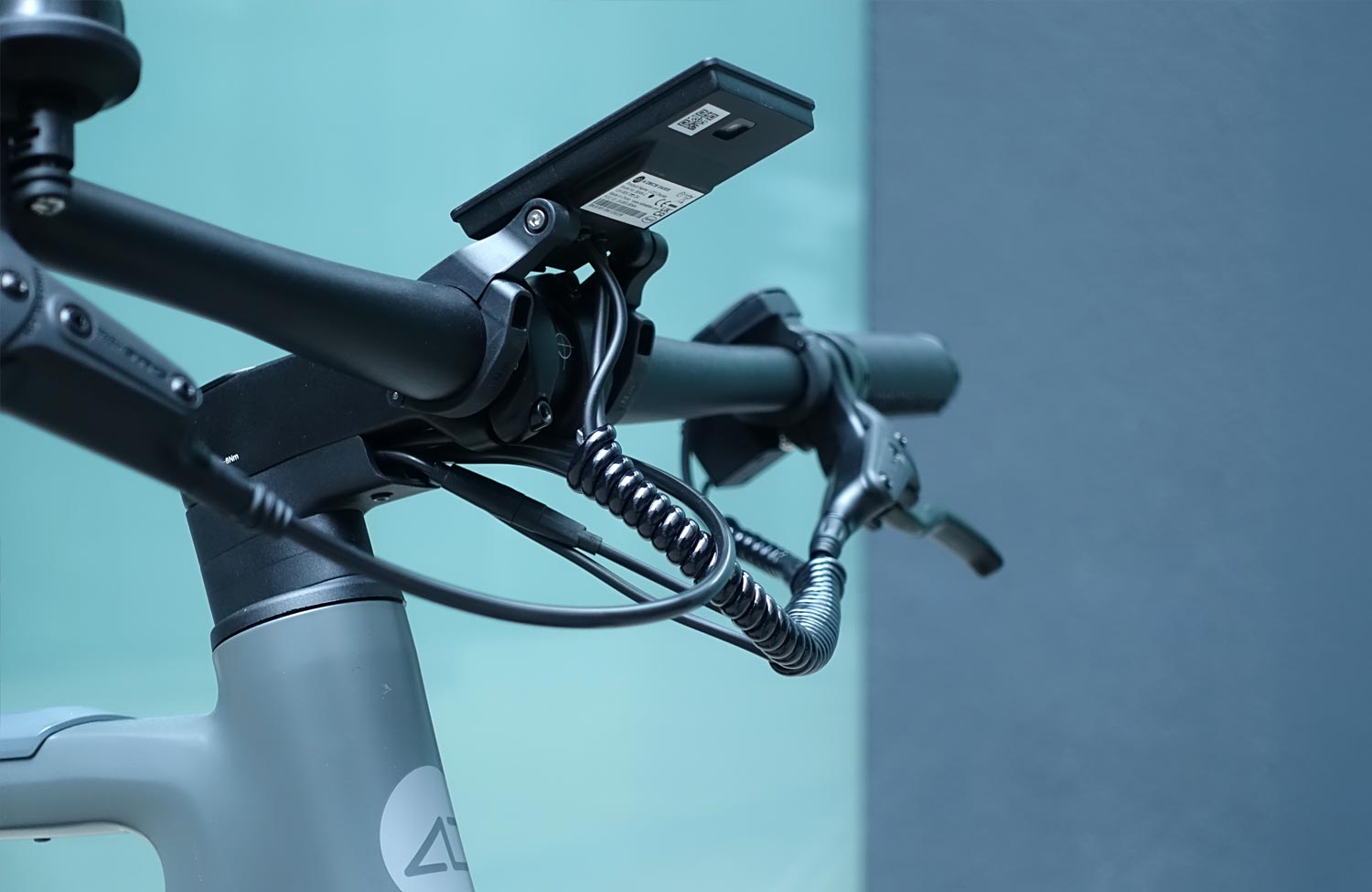 Moderne Technik für kleines Geld: das ADO Air 30 Ultra mit innovativem Automatikgetriebe im Test 2 ADO Air 30 Ultra Test Review Urban E Bike Cockpit
