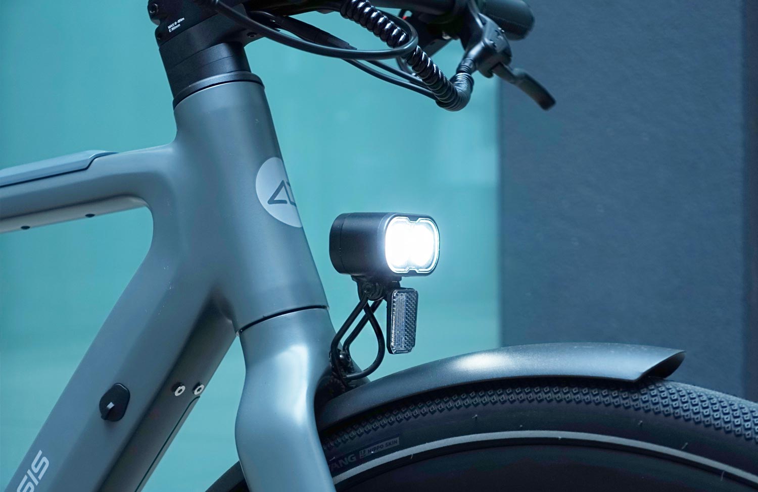 Moderne Technik für kleines Geld: das ADO Air 30 Ultra mit innovativem Automatikgetriebe im Test 5 ADO Air 30 Ultra Test Review Urban E Bike Scheinwerfer