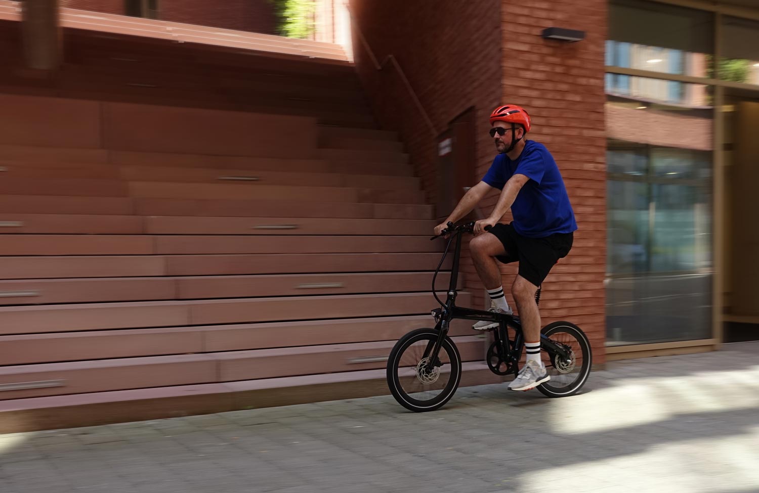 Rückschau und Ausblick: Welche Urban Bike-Neuheiten erwarten uns 2025? 8 ADO Air Carbon Test Review Faltrad Klapprad E Bike Fahrt