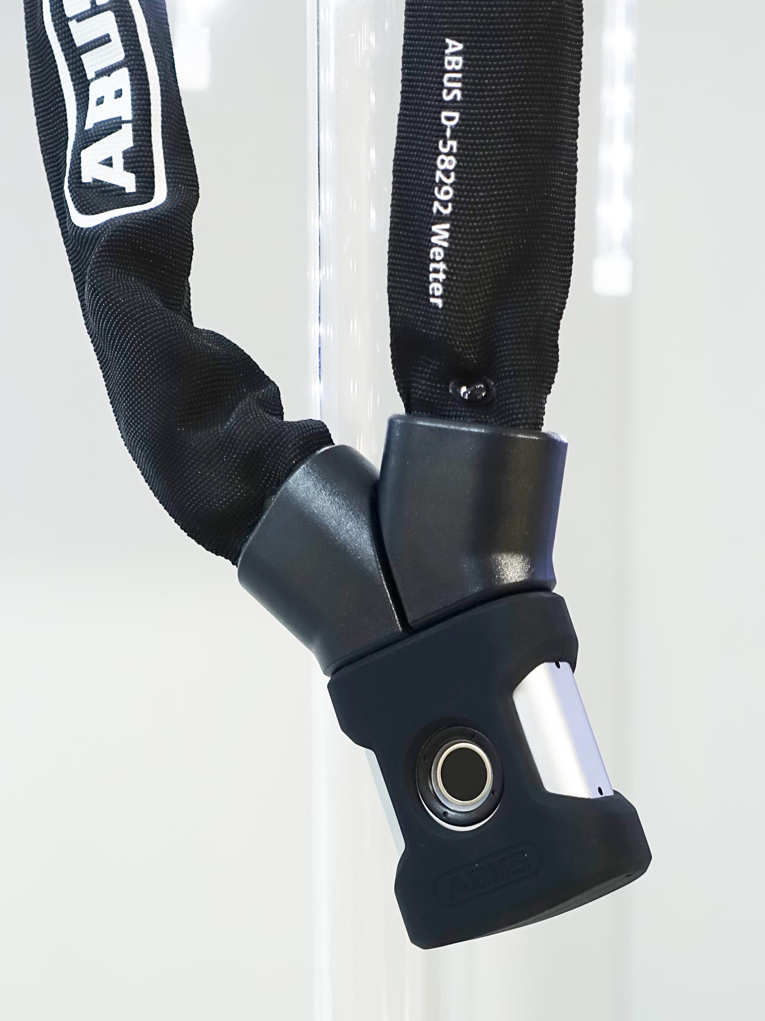 Urban Bike Highlights: Die Neuheiten der Eurobike 2024 im Messerundgang 56 Eurobike 2024 Abus Fingerprint Fingerabdruck Schloss