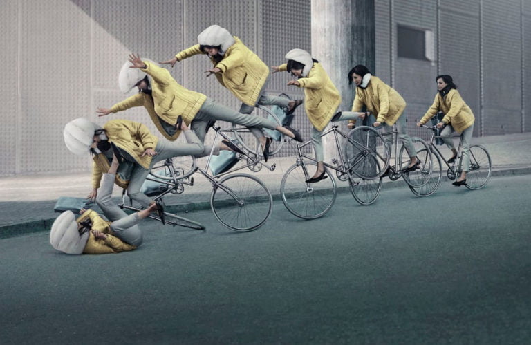 Hovding-3-Airbag-Helmet-Cyclist-Urban-Bike-Design-Accident
