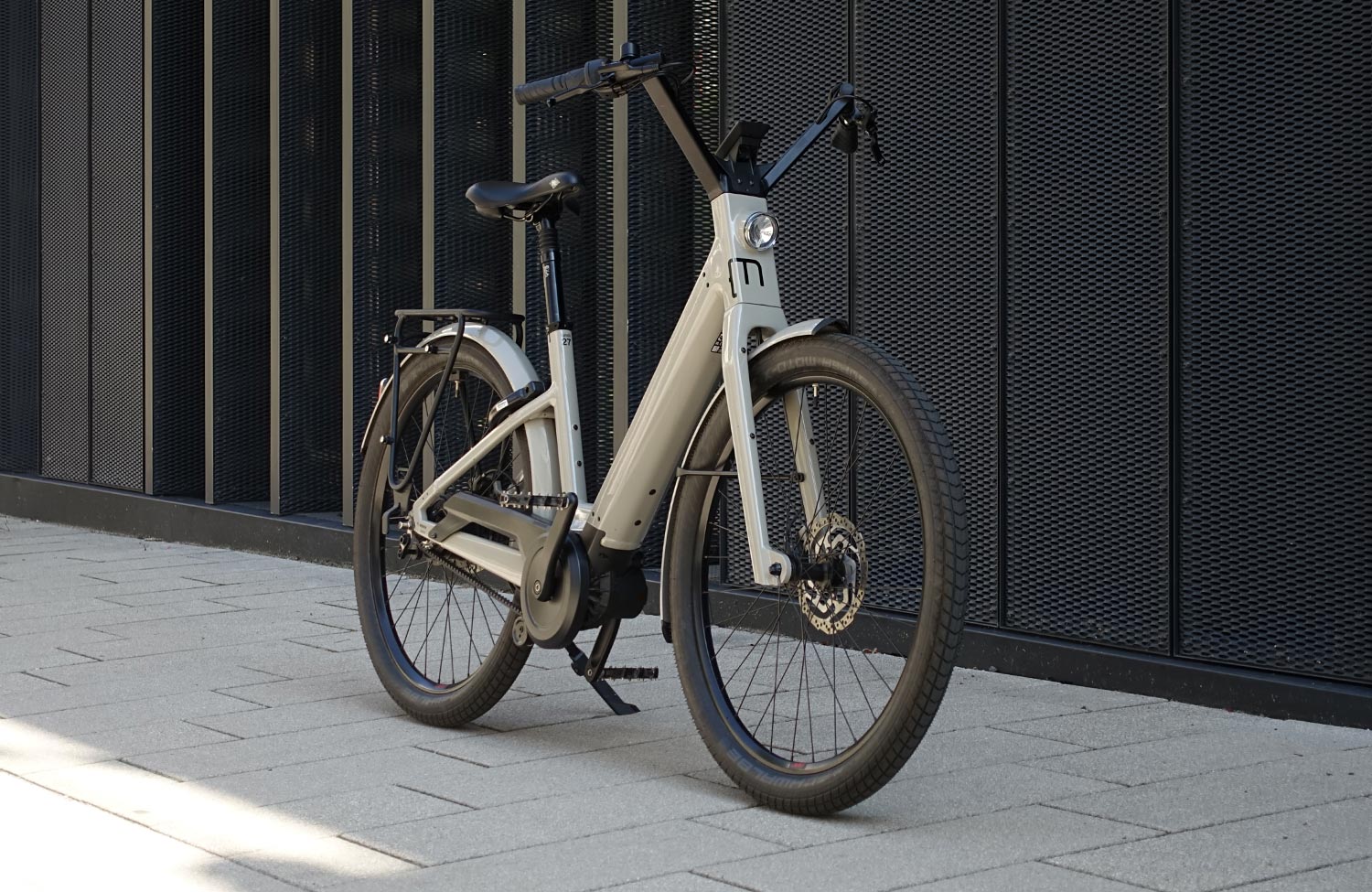 Moustache Lundi 27.6 im Test: zeitloser Klassiker mit modernen Features 1 Moustache Lundi 27 Test Review Design Front