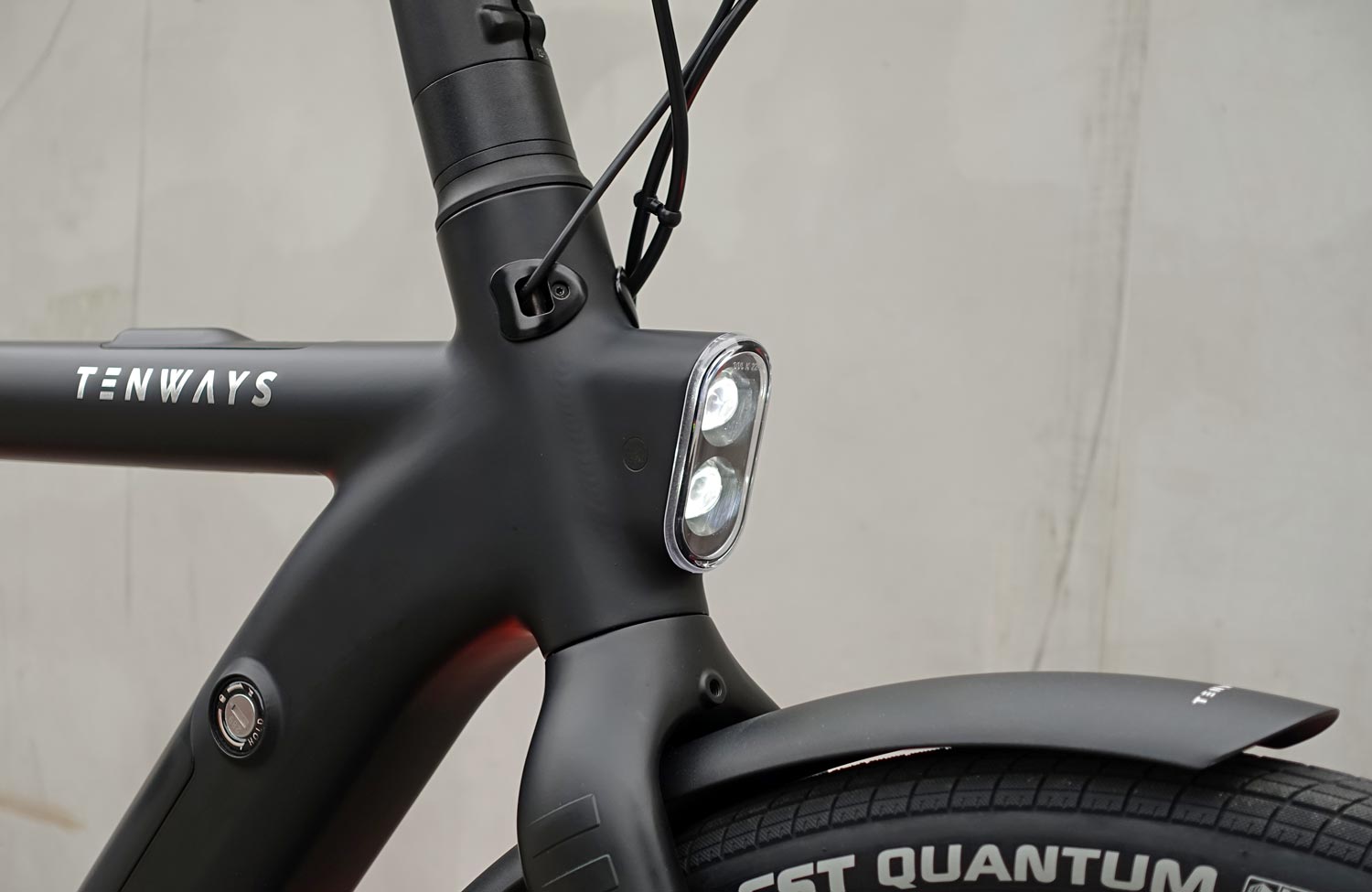 Tenways CGO 009 im Test: das neue Smart Bike mit GPS-Ortung, Boost-Funktion und neuem Motor 7 Tenways CGO 009 Test Review Urban Smart Bike Scheinwerfer